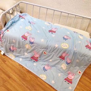 Chăn đũi bốn mùa họa tiết xinh xắn cho bé