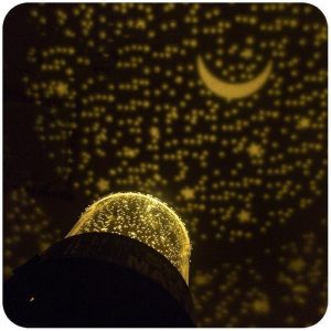 Đèn LED chiếu bầu trời đầy sao Star Master lung linh sắc màu cho bé