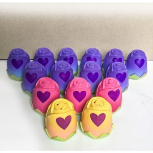 Trứng nở Hatchimals hoa hồng
